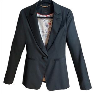 Ted Baker London Single Button Blazer w Beautiful Floral Silk Lining - Size 2